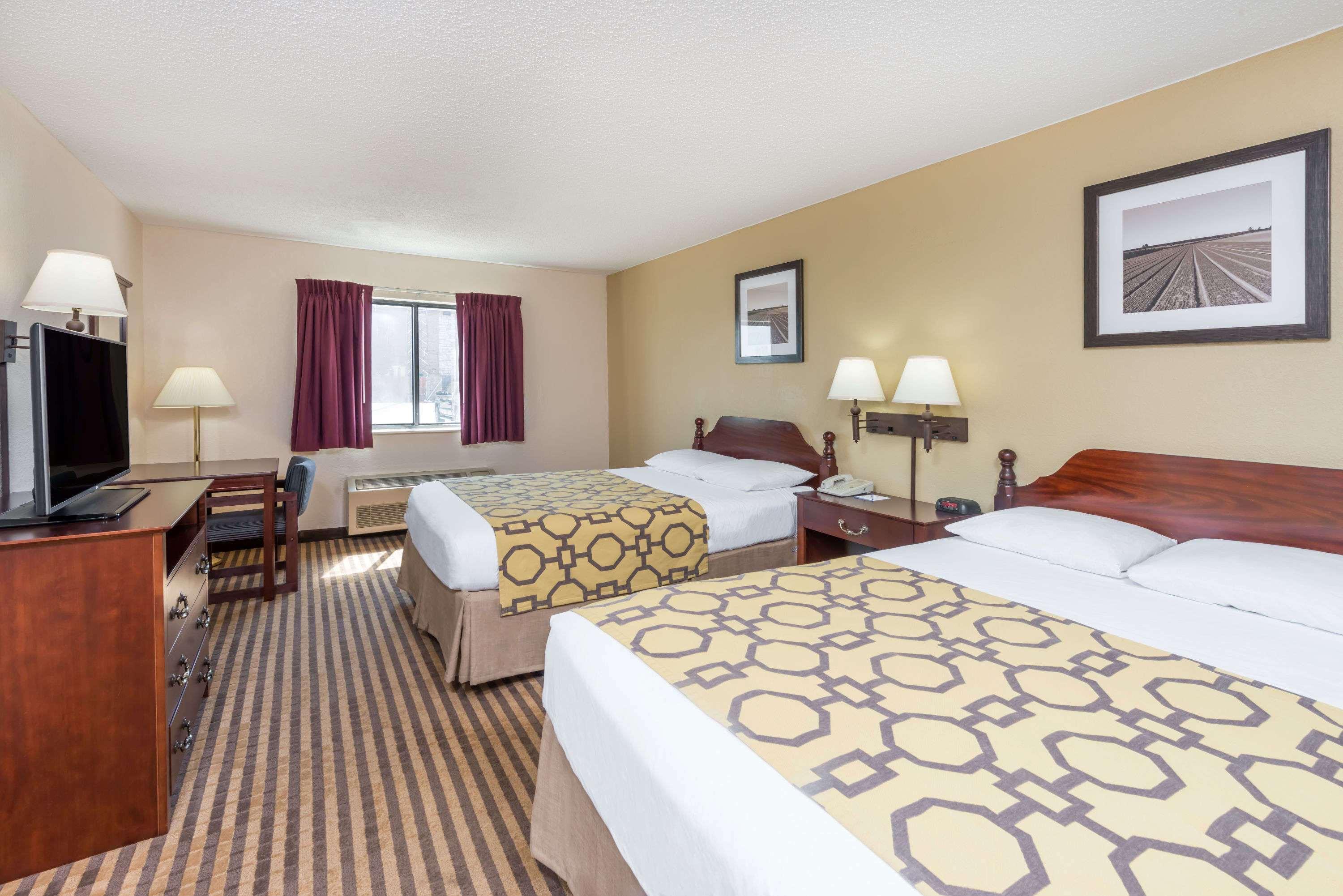 Hotel Baymont By Wyndham Metropolis Esterno foto