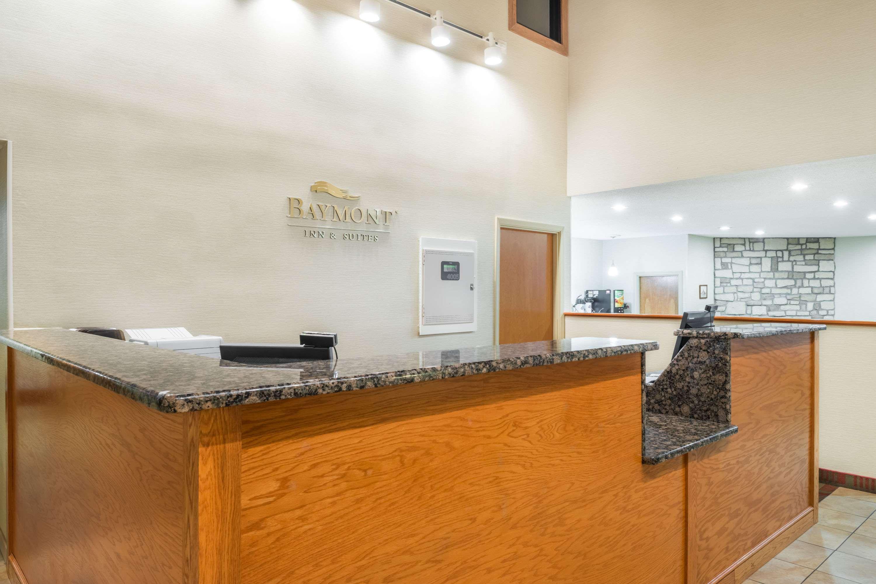 Hotel Baymont By Wyndham Metropolis Esterno foto