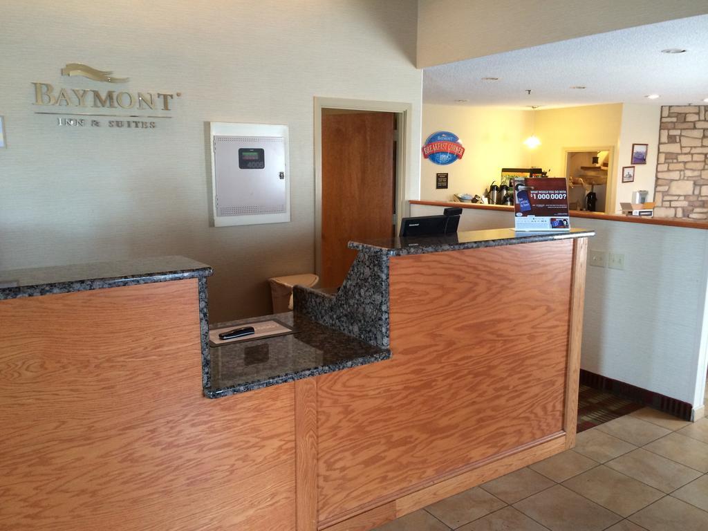Hotel Baymont By Wyndham Metropolis Esterno foto